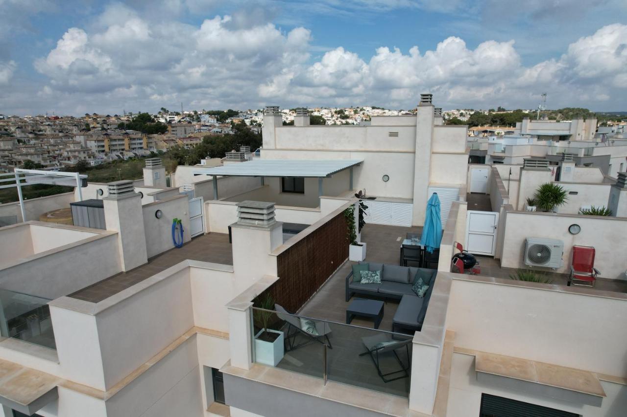 Luxurious Flat & Private Rooftop In Villamartin Orihuela Costa Dehesa de Campoamor  Kültér fotó