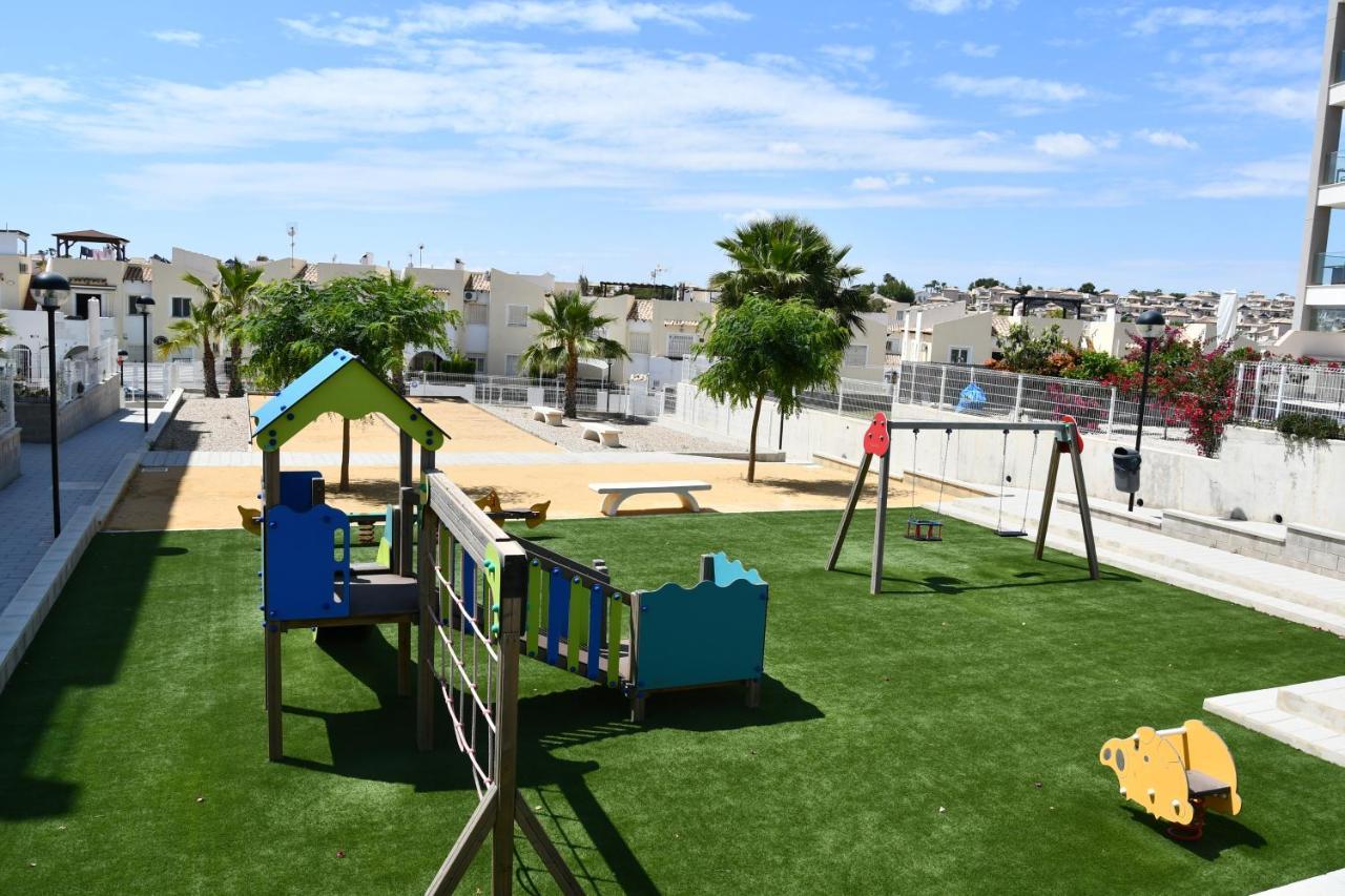 Luxurious Flat & Private Rooftop In Villamartin Orihuela Costa Dehesa de Campoamor  Kültér fotó